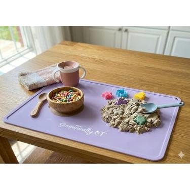 Imagem de Sensationally OT Jogo americano de silicone premium de 40,6 x 33 cm para crianças - antiderrapante, design fácil de limpar, jogo americano infantil para mesa de jantar, portátil, perfeito para