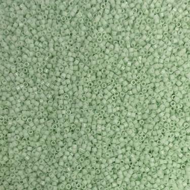 Imagem de Miyuki Delica 11/0 contas de semente - contas de vidro a granel 5 gramas e tamanho 1,6 mm 1000 peças contas de semente de vidro menta clara (DB1496)