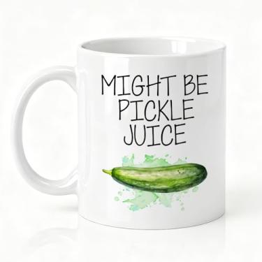 Imagem de SRWNFOS Might Be Pickle Juice Caneca de café engraçada, copo de bebida, trocadilhos de comida, caneca de cerâmica em estilo aquarela para homens e mulheres, presentes de agradecimento de Natal para