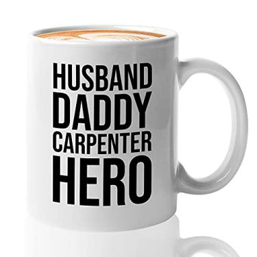 Imagem de Bubble Hugs Caneca de café carpinteiro 325 ml, marido papai carpinteiro presente engraçado para marceneiros lenhador artesão construção de casa homem pai, branco