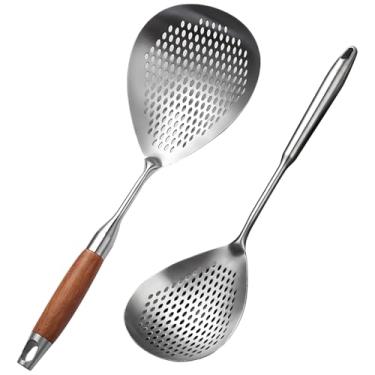 Imagem de Pacote com 2 colheres de fritura com alças de madeira e aço inoxidável, ideal para macarrão, bolinhos e culinária