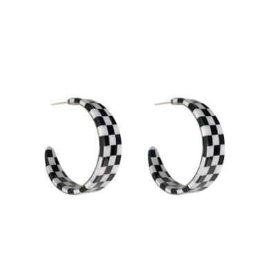 Imagem de Just Follow Brincos de xadrez geométricos modernos para mulheres, estampa de tabuleiro de xadrez colorido, em forma de C, brinco de argola para uso diário, joias de festa, Large, Acrílico, Sem pedra