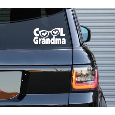 Imagem de Printbeat Decalque Cool Grandma – Uso interno e externo | Adesivo de vinil branco | Cadernos de para-choques, caminhão, janela, laptop | Fácil de usar para carro, van e bicicleta | 16 cm x 8 cm