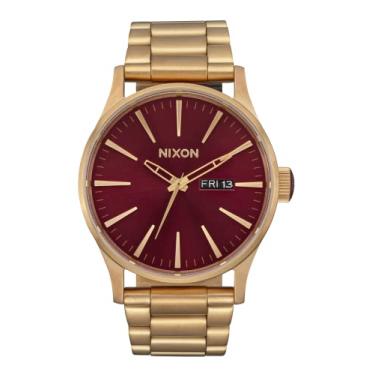 Imagem de Nixon Relógio masculino Sentry SS de aço inoxidável dia/data, 42 mm, WR, 100 metros, A356, Oxblood Sunray/ouro, One Size, Sentry SS