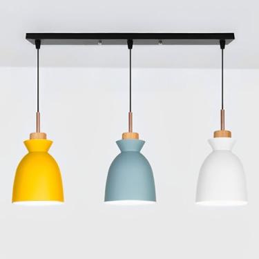 Imagem de Lustre moderno E26 para interiores, estilo linear, com cúpula metálica colorida, 3 lâmpadas, ideal para sala de jantar, quarto, cozinha ou ilha. Altura ajustável.