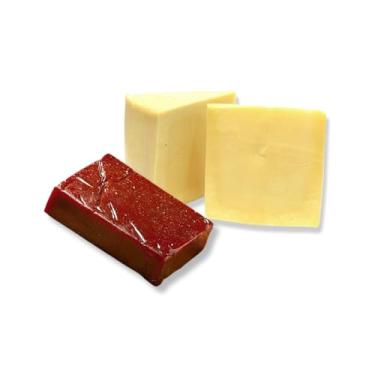 Imagem de Kit Queijo Meia Cura Tipo Parmesão + Goiabada Cascão Premium Vovó Olavo - Autêntico Sabor de Minas Gerais - Perfeito para Tábuas de Queijo e Vinho, Sobremesas e Lanches - Decanto Suaçuí