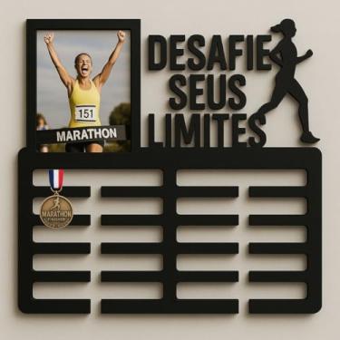 Imagem de Porta Medalhas em MDF, Preto, com Suporte para Foto 10x15cm e 40 Medalhas, Decorativo para Corredores, 35x30cm, Frase Motivacional Feminino