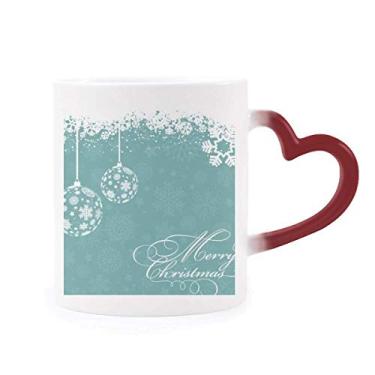 Imagem de Caneca de Natal com flocos de neve e bola sensível ao calor Caneca vermelha que muda de cor