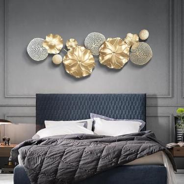 Imagem de YTHLZVBP Decoração de parede grande de metal dourado folha de lótus arte moderna de parede de metal esculturas de parede 3D decoração de parede feita à mão para sala de estar, sala de jantar, quarto