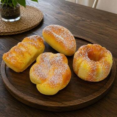 Imagem de Pães Doce Artificial Decoração Lanchonete Padaria Kit 4pçs - Genérico