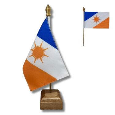Imagem de Bandeira de Mesa Elegance Tocantins, Decorativa, Dupla Face, Multicolorido, 19x30cm, Base em Madeira Natural, para Escritório, Eventos e Decoração