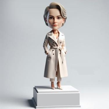 Imagem de Power Stance Escultura Profissional de Argila Bobblehead de Mulher Alta em Sobretudo Elegante Presente Motivacional Exclusivo para Mulheres Empreendedoras