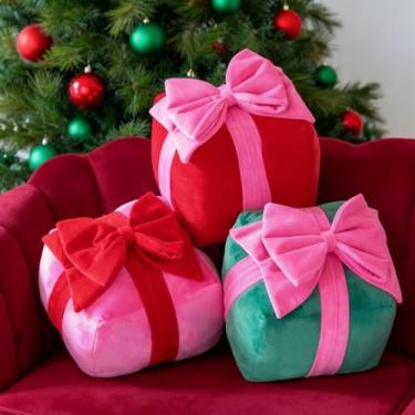 Imagem de Vicenpal 3 almofadas decorativas de Natal em formato de caixa de presente de lã de ovelha de pelúcia para decoração de quarto de festa de inverno ao ar livre