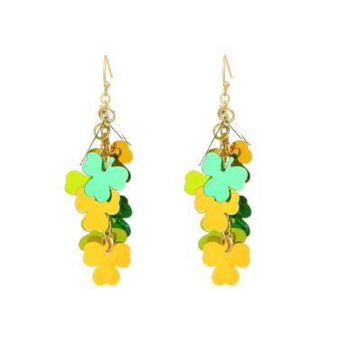 Imagem de Trevo verde dourado com borla de trevo brincos longos pendentes para mulheres delicados em forma de coração floral da sorte pendurados leves joias modernas para sua festa Dia de São Patrício