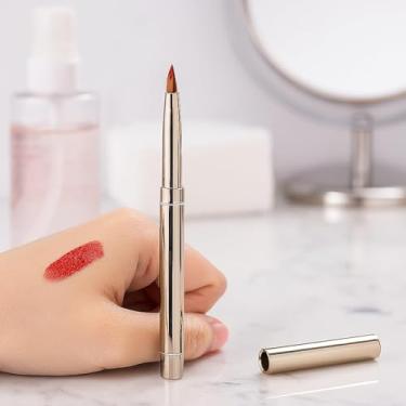 Imagem de Pincel labial retrátil portátil – Ferramenta de maquiagem multifuncional para corretivo, batom e retoque – Compacto, com proteção (ouro)