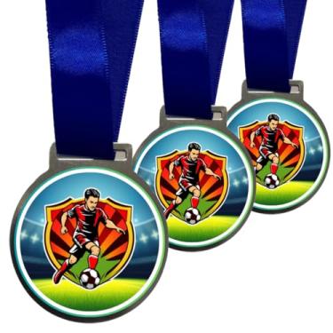 Imagem de Kit 100 Medalhas de Metal Personalizadas, 50mm, Com Fita Azul de Cetim, Adesivada em UV, Prateado (Futebol 2)
