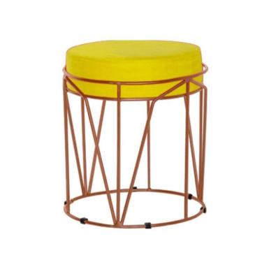 Imagem de Puff Aramado Babu Com Armação Bronze Estofado Em Suede