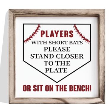 Imagem de Decoração de parede de banheiro, jogadores com tacos curtos, por favor, fiquem mais perto da placa, arte de parede de madeira emoldurada com tema de beisebol engraçado para banheiro ou caverna