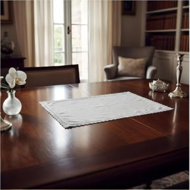 Imagem de Toalha de Mesa Retangular em Linho com Bordado Inglês, Artesanal do Ceará, 27x18cm, Branca