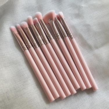 Imagem de Conjunto de pincéis de maquiagem rosa de 11 peças | Pincéis de cerdas macias para blush e contorno do nariz com bolsa de armazenamento 21-1