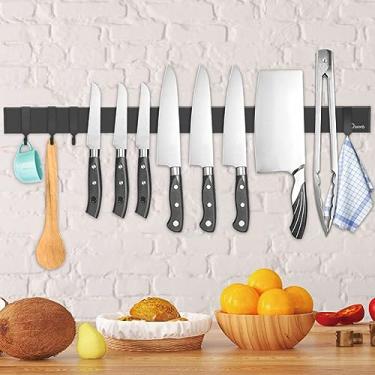 Imagem de Dmore Suporte magnético de faca para parede — com 4 ganchos, sem perfuração, tira magnética de faca preta de 58 cm, suporte magnético de faca poderoso, inclui fita adesiva e parafusos para facas, utensílios e ferramentas