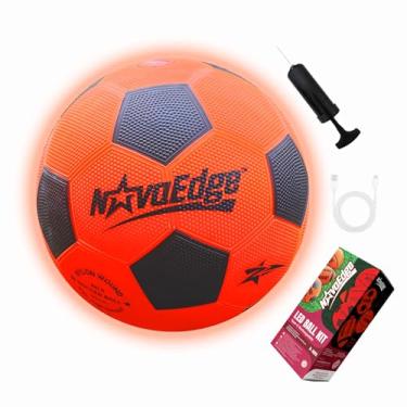 Imagem de NovaEdge Bola de futebol que brilha no escuro | Bola de LED recarregável USB-C | Tamanho oficial 5 para crianças e adultos | Presente para meninos e meninas a partir de 6 anos | Jogos noturnos