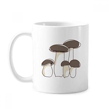 Imagem de Caneca de cerâmica com estampa de cogumelo delicioso fresco, xícara de porcelana e café