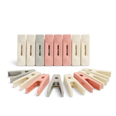 Imagem de Prendedor de Roupa Premium, Pregador com 16 Unidades para Varal, não Resseca, não Desmonta - Plástico Resistente e Durável - Pressão Forte e com Cores Suave.