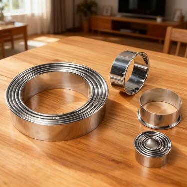 Imagem de Conjunto de 11 peças de cortadores de biscoito redondos, cortadores de massa circulares de aço inoxidável em tamanhos graduados para assar, moldes de donut com caixa de armazenamento