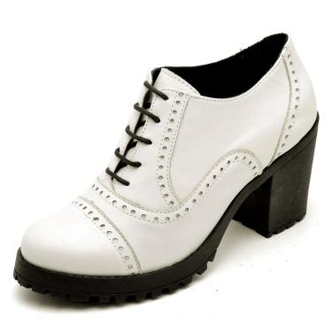 Imagem de Bota Ankle Boot Feminina Cano Curto Tratorada Oxford Q&A Calçados Branco