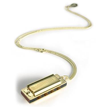 Imagem de Gaita Hohner 110 banhada a ouro com colar