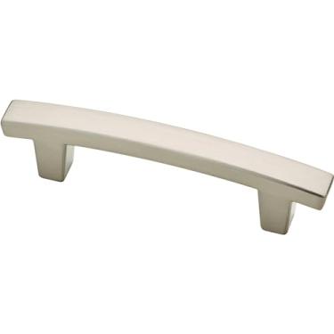 Imagem de O Pierce Pull apresenta um estilo de transição que complementa uma variedade de decorações de cozinha. Perfeito para armários e móveis modernos, de transição ou casuais, é feito de zinco fundido sob pressão para qualidade e durabilidade duradouras. Ferragens de instalação incluídas: