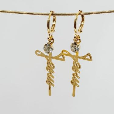 Imagem de Brinco Argolinha Jesus Com Ponto De Luz Folheado A Ouro 18 K