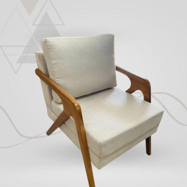 Imagem de Poltrona Decorativa Braço de Madeira Linho Mona