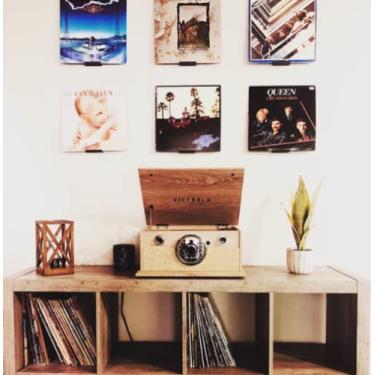 Imagem de Suporte de parede para disco de vinil - Pacote com 2 | Sem danos na parede | Prateleira flutuante | Suporte de álbum preto e branco | Exiba seus melhores LPs