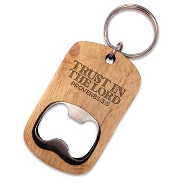Imagem de Chaveiro abridor de garrafas com versículo bíblico - Trust in the Lord, Provérbios 3:5 Escritura - Mini chaveiro EDC de madeira de carvalho e aço inoxidável para bebidas engarrafadas e enlatadas -