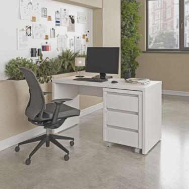 Imagem de Mesa de Escritório 135cm com Gaveteiro com Rodízio Ficus Cabecasa Madeiramadeira