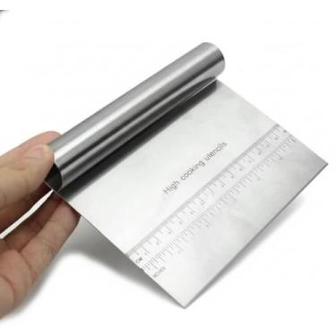 Imagem de Espátula Prática Para Confeitar Raspar Cortar Organizar Dividir Massas Com Régua Medidora de 15 cm Resistente à Temperatura Produto Leve e de Fácil Manuseio Material de Inox Durável
