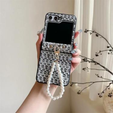 Imagem de Capa para Galaxy Z Flip5 com padrão de trama fashion e dobradiça com corrente de pérolas, capas rígidas fofas (para Galaxy Z Flip5/05)