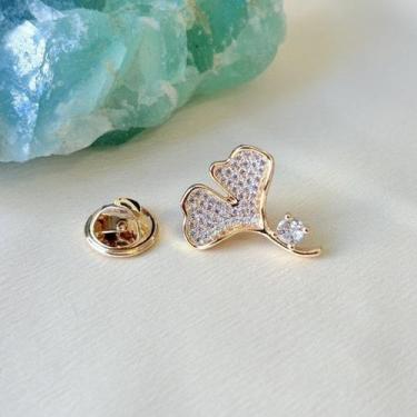 Imagem de Mini Broche Flor com Zircônias - Pistache Acessórios