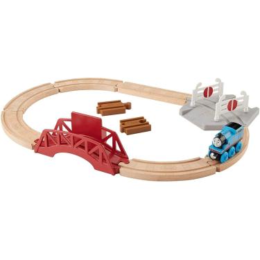 Imagem de Thomas &amp; Friends Bridge &amp; Crossings Playset, Conjunto de Trilhas de Madeira com Motor de Trem Push-Along Thomas para crianças pré-escolares