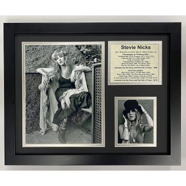 Imagem de Stevie Nicks- Fleetwood Mac- Retratos preto e branco | Colagem de fotos emoldurada para decoração de parede - 30,5 x 38,1 cm | Legends Never Die