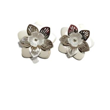 Imagem de Par de Brinco em aço inox Pétalas delicadas