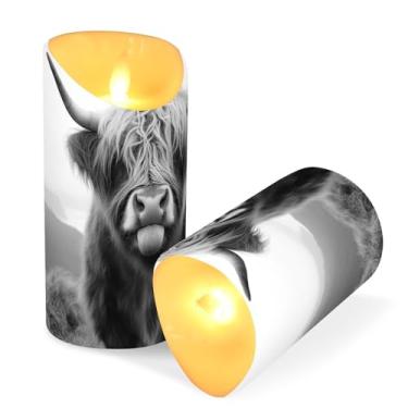 Imagem de Blueangle Pacote com 2 velas engraçadas de vaca escocesa sem chama com controle remoto e temporizador, velas de pilar cintilantes de LED (7,6 cm x 9,9 cm) para decoração de casa, casamento