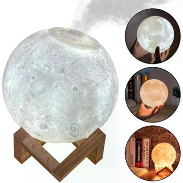 Imagem de Umidificador de Ar Lua LE-2324, Luminária 3D com 3 Tonalidades, Difusor de Aromas, 800ml, Suporte de Madeira, USB, 13cm