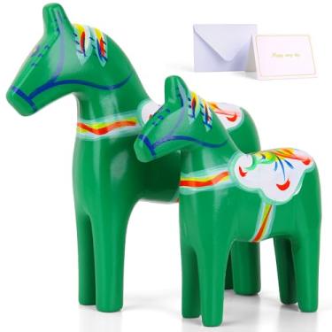 Imagem de GUMQDD Conjunto de 2 estatuetas de cavalo Dala de madeira suecas pintadas à mão 23,9 cm/16 cm, presentes de cavalo dala, adequado para sala de estar familiar e decoração de casa (verde)