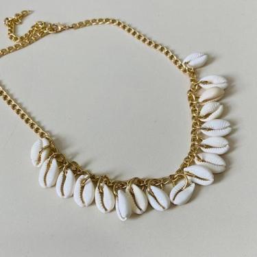 Imagem de Colar com Búzios Pendurados Dourado - Pistache Acessórios, Dourado