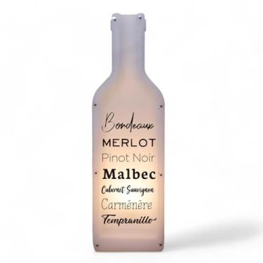 Imagem de Luminária e Porta Rolhas de Vinho – Decoração Criativa para Amantes de Vinho