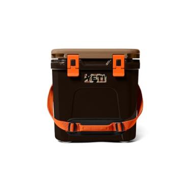 Imagem de YETI Roadie 24 2.0 Cooler rígido com alça de ombro dupla e plugue de drenagem, camuflagem Wetlands