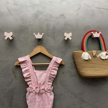 Imagem de 6 Ganchos de parede Laço e Coroa decoração infantil princesa - Souveni